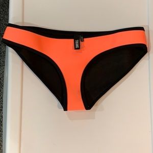 Medium triangl bottoms